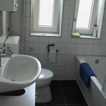 Schoenes Zimmer 1 Etage Inkl Parkplatz Nach Verfuegbarkeit Essen Buitenkant foto